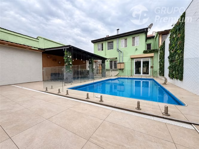 Casa en venta Independencia sector residencial 5D 4B Piscina