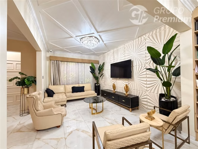 Casa en venta Independencia sector residencial 5D 4B Piscina