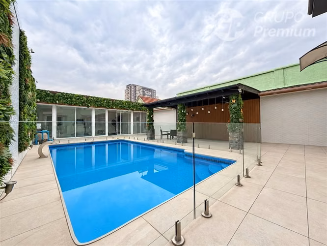 Casa en venta Independencia sector residencial 5D 4B Piscina