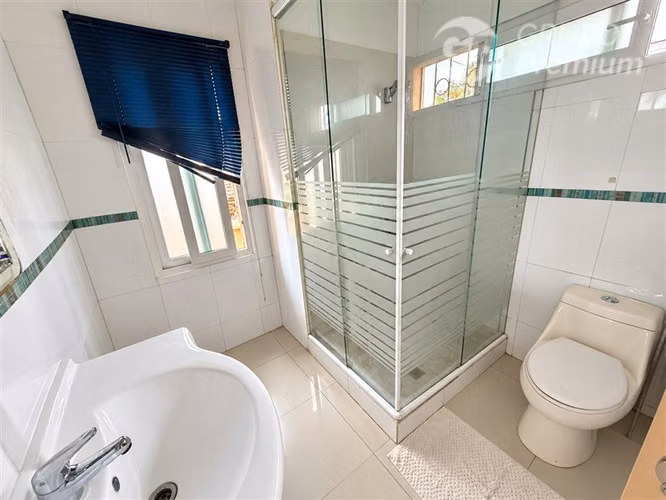 Casa en venta Independencia sector residencial 5D 4B Piscina