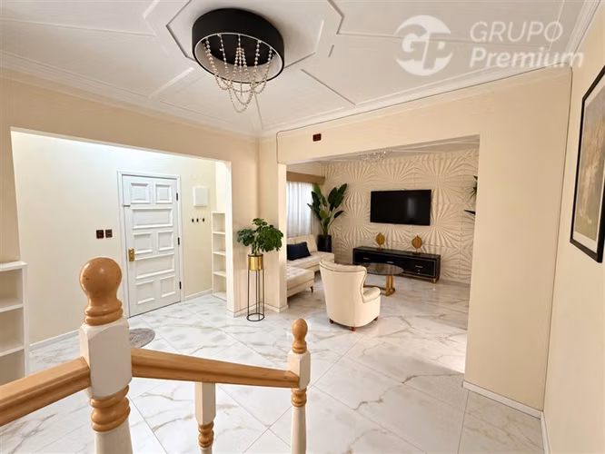Casa en venta Independencia sector residencial 5D 4B Piscina