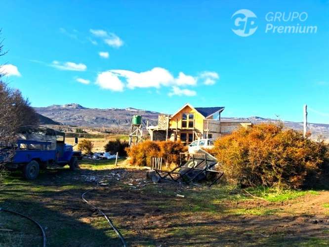 Gran Parcela con casa en construcción en venta en Lago Verde