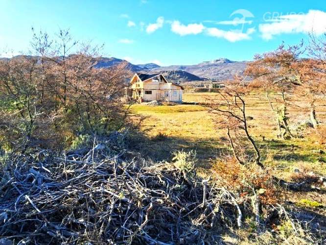 Gran Parcela con casa en construcción en venta en Lago Verde