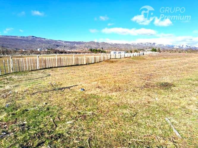 Gran Parcela con casa en construcción en venta en Lago Verde