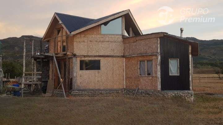 Gran Parcela con casa en construcción en venta en Lago Verde