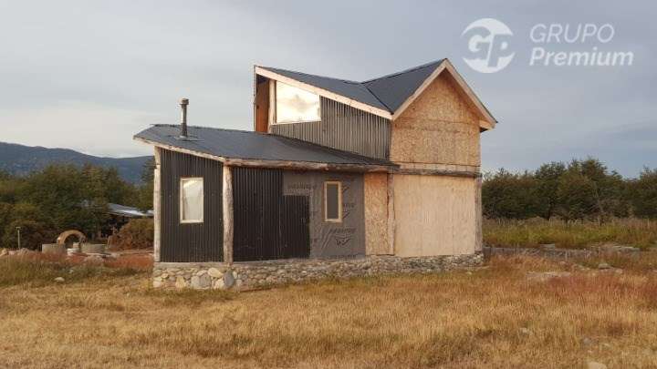 Gran Parcela con casa en construcción en venta en Lago Verde