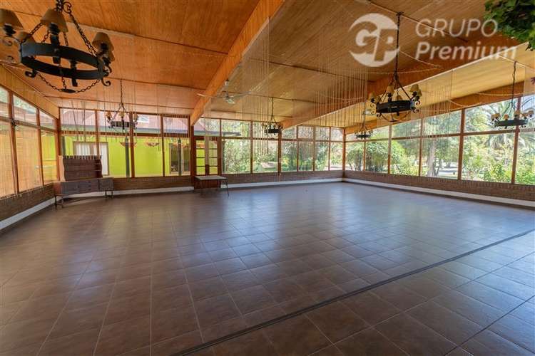 Centro de Eventos y Deportivo con cartera en venta en Maipú