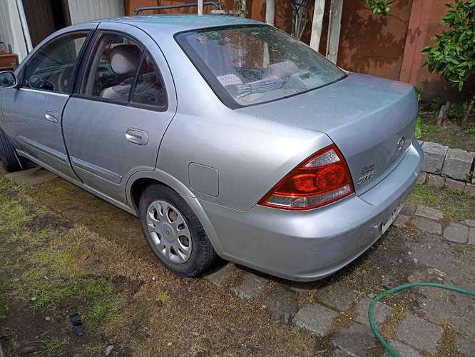 Auto sedan - Imagen 4