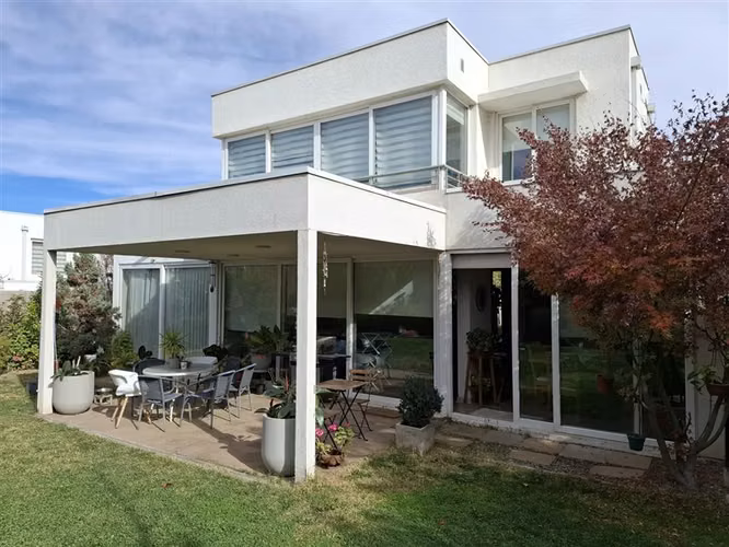 CASA La Dehesa/ Pie Andino