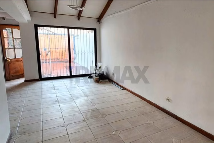 Oportunidad casa en peñalolen 5d/3b/3e - Imagen 4