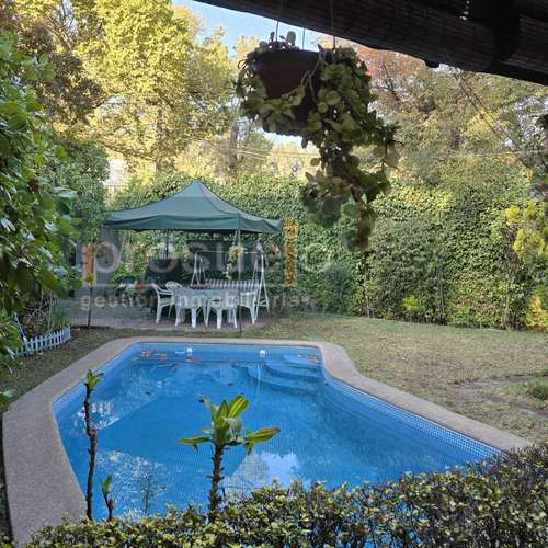 ACOGEDORA  CASA DE 1 PISO EN MIRAFLORES EXCELENTE UBICACIÓN