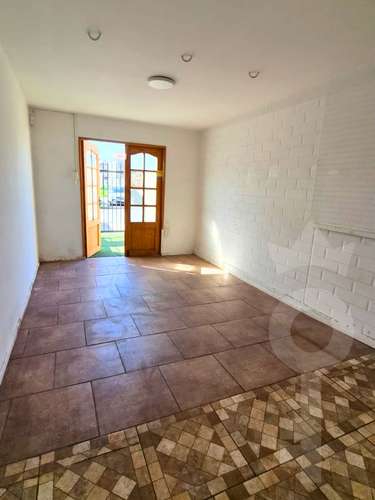 VENDO AMPLIA CASA IDEAL SECTOR COMERCIAL TALAGANTE - Imagen 12