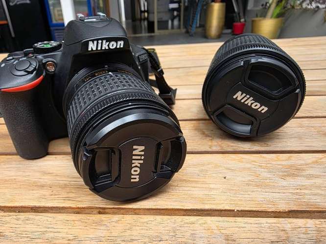 Camara Nikon D5600 mas lentes