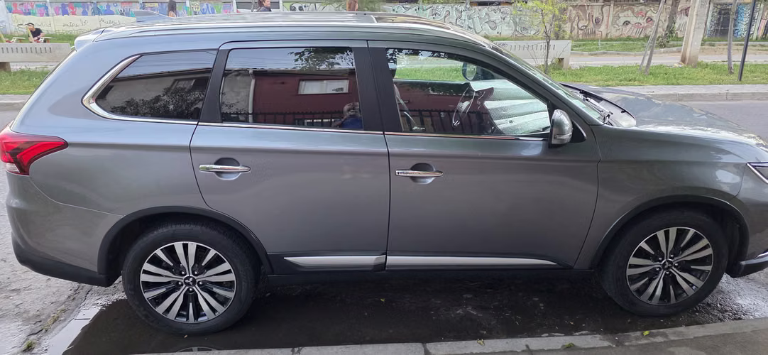 Vendo Mitsubishi Outlander GLS