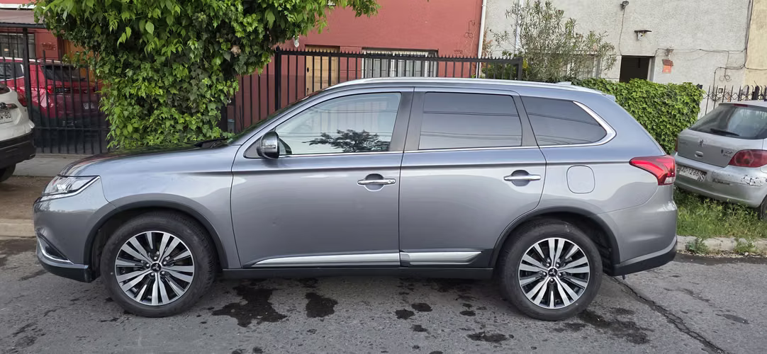 Vendo Mitsubishi Outlander GLS