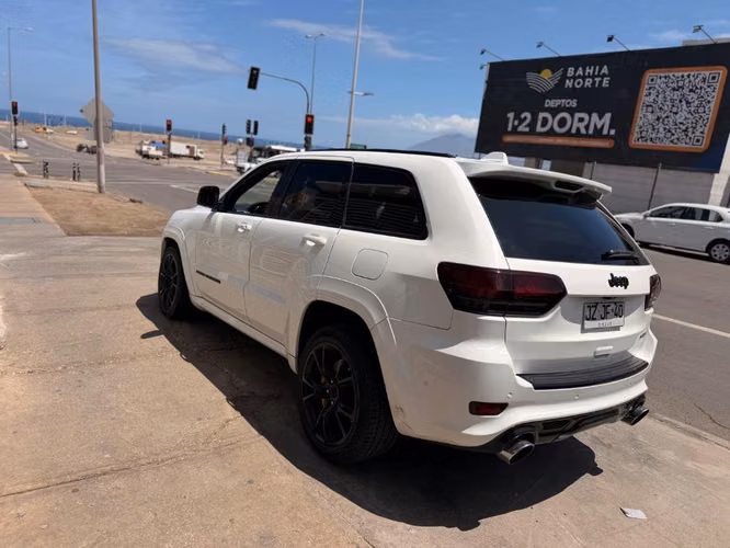 Jeep Grand Cherokee srt