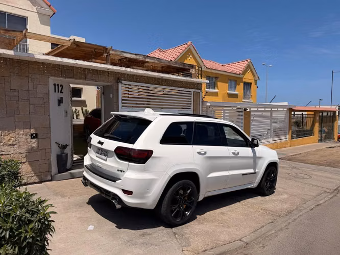 Jeep Grand Cherokee srt