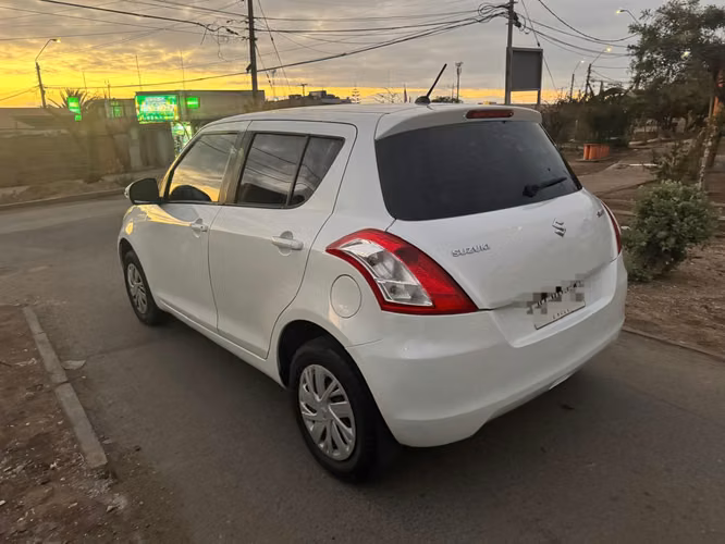 SUZUKI SWIFT 1.2 AÑO 2018 - Imagen 2