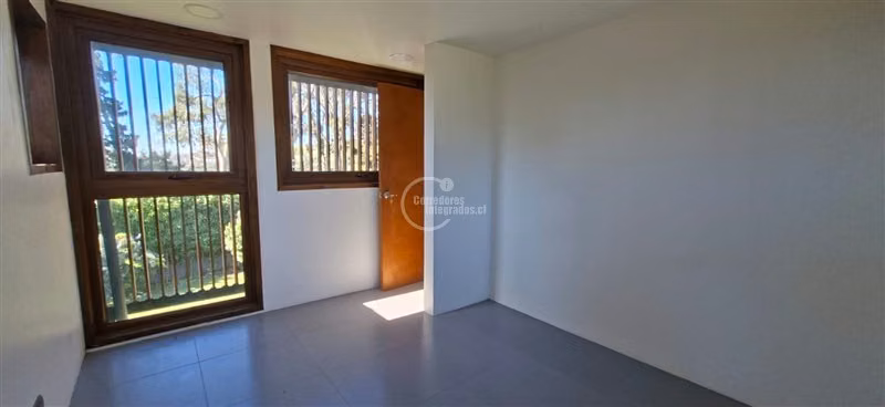 Casa en arriendo de 4 dormitorios 4 baños en Santo Domingo