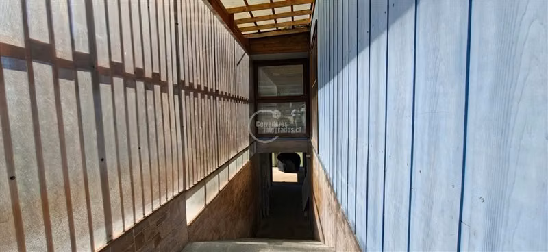 Casa en arriendo de 4 dormitorios 4 baños en Santo Domingo