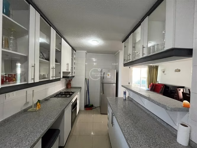 Dpartamento modulo 8 en arriendo de 3 dorm. en Santo Domingo