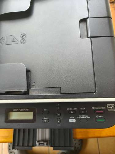 Impresora Multifuncional Láser Brother DCP-1617NW