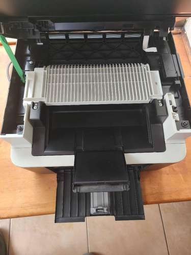 Impresora Multifuncional Láser Brother DCP-1617NW