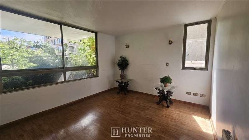Venta amplio dpto 3D 2B + servicio Las Condes cercano metro - Imagen 6