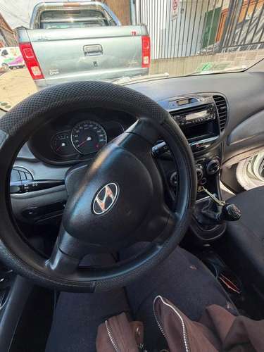 Hyundai i10 1.1 GLS FL Full Equipo 2012 Económico, Al día, Llantas