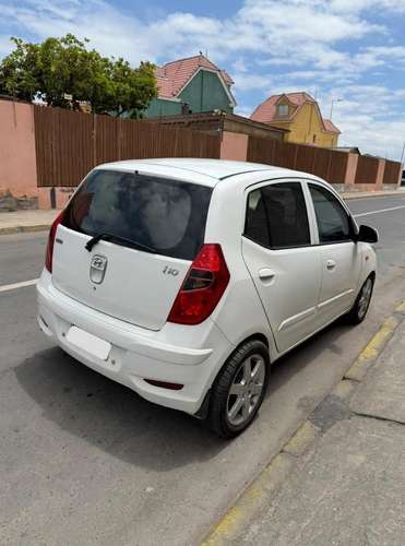 Hyundai i10 1.1 GLS FL Full Equipo 2012 Económico, Al día, Llantas