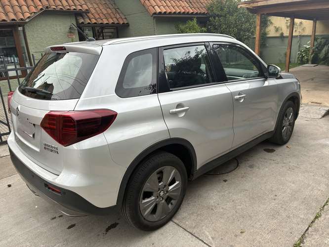 Suzuki Vitara 1.6 Automático 2023 – Único dueño 27.000 km - Imagen 2