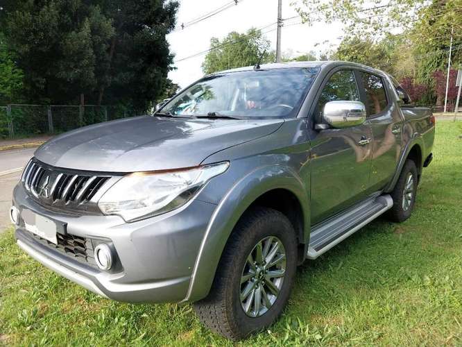 Mitsubishi l200 2017