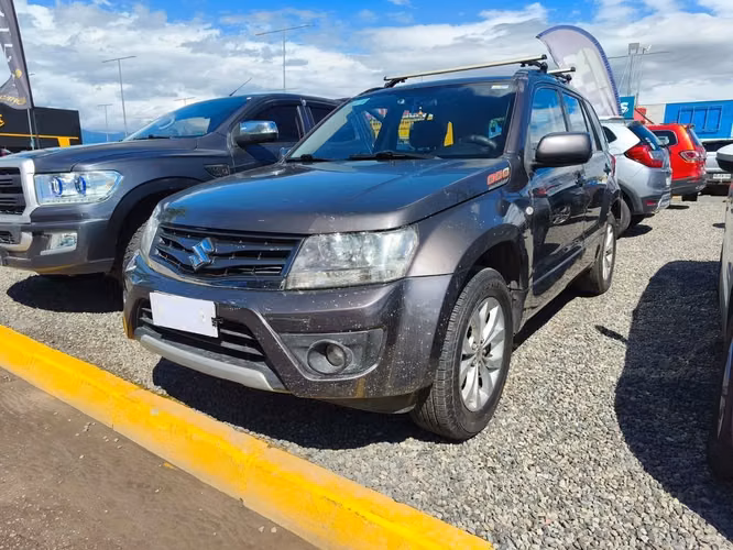 SUZUKI GRAND NOMADE 2016
