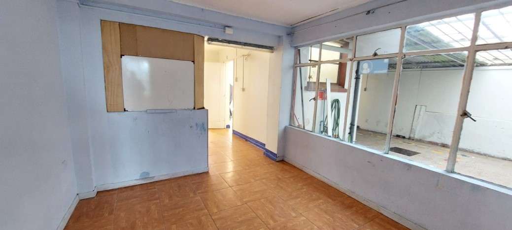 CASA COMERCIAL 130M2 3P 2B 2E CALLE COCHRANE - Imagen 15