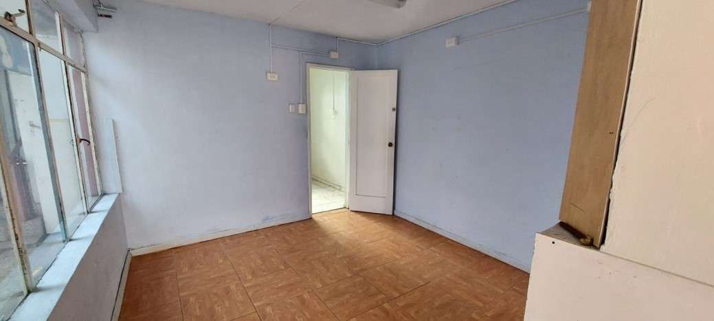 CASA COMERCIAL 130M2 3P 2B 2E CALLE COCHRANE - Imagen 6