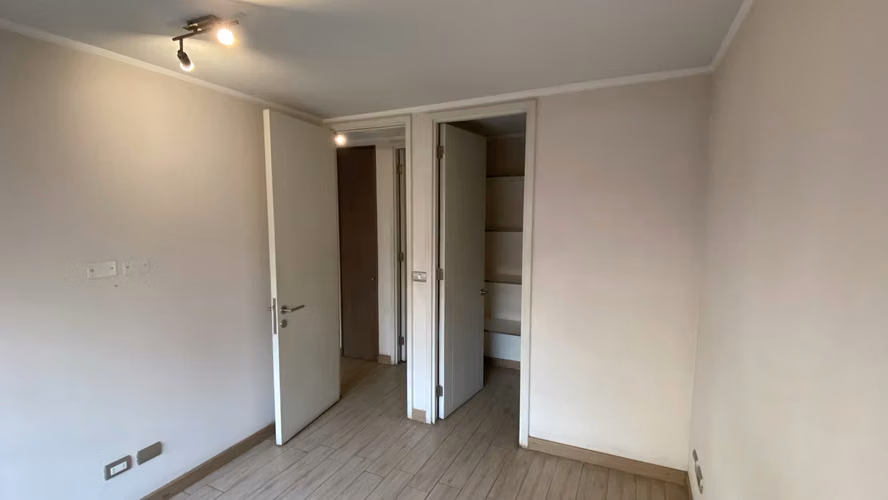 Departamento de 2 Dormitorios - Metro Santa Lucia - Imagen 7