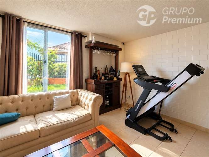 Casa en venta de 3 dorm. 2B 2E Altos de QUILICURA - Imagen 2