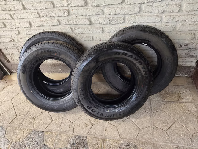 Neumáticos Dunlop Grandtrek AT20 195/80R15 COMO NUEVOS