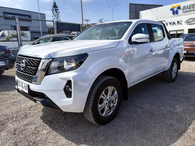NISSAN NAVARA 2024