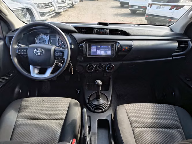 TOYOTA HILUX 2023 - Imagen 17