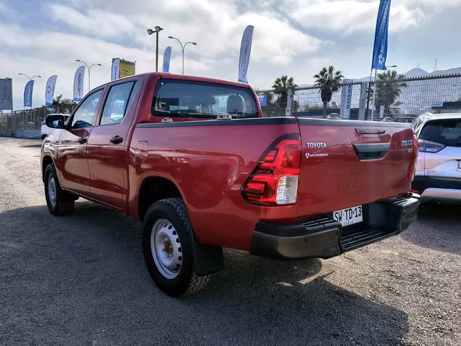 TOYOTA HILUX 2023 - Imagen 5