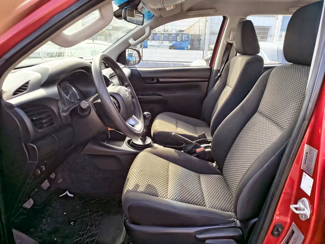 TOYOTA HILUX 2023 - Imagen 10