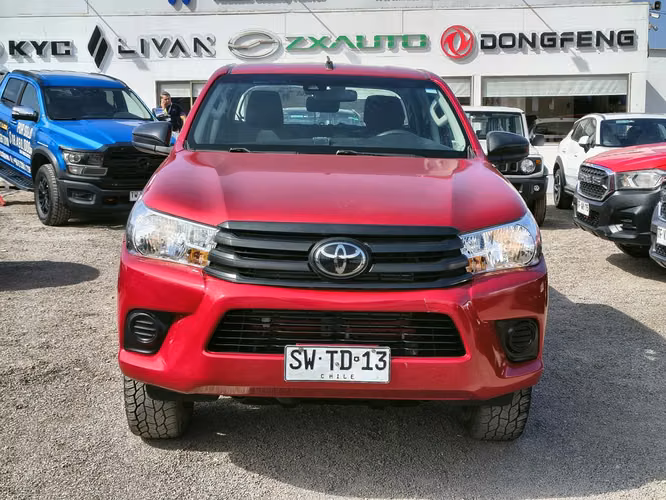 TOYOTA HILUX 2023 - Imagen 2