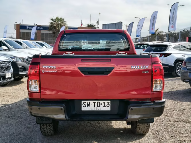 TOYOTA HILUX 2023 - Imagen 6
