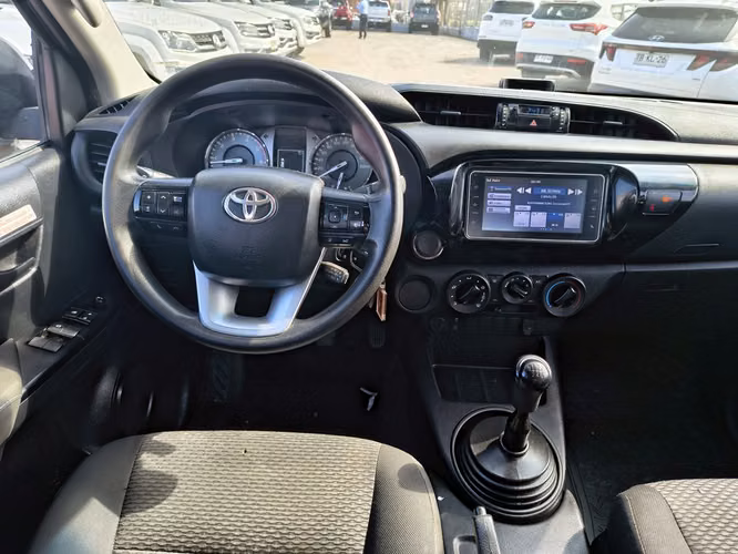 TOYOTA HILUX 2023 - Imagen 12