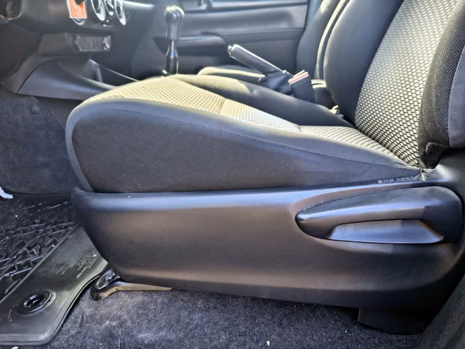 TOYOTA HILUX 2023 - Imagen 9