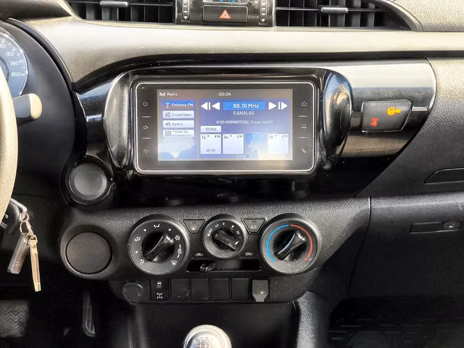 TOYOTA HILUX 2023 - Imagen 18
