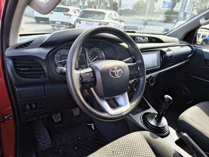 TOYOTA HILUX 2023 - Imagen 11