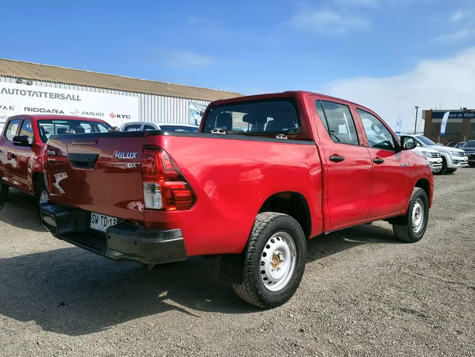 TOYOTA HILUX 2023 - Imagen 7