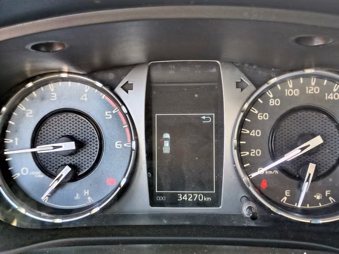 TOYOTA HILUX 2023 - Imagen 13